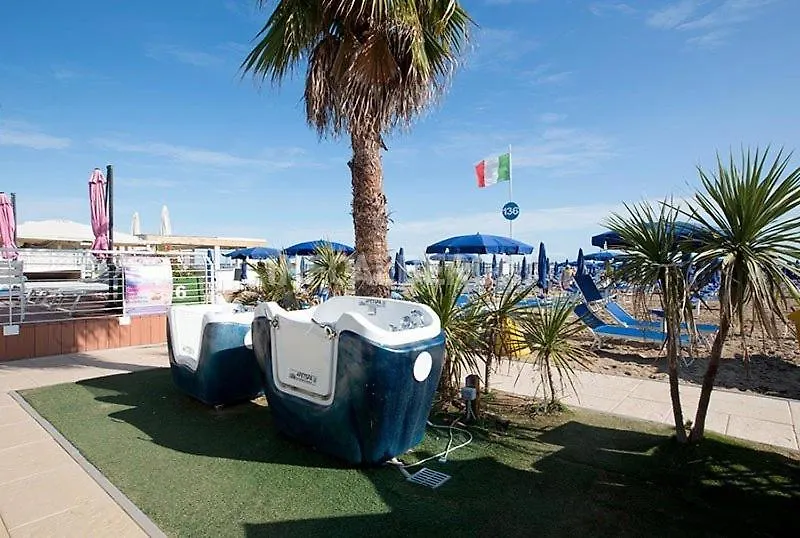 Hotel Los Angeles - Fronte Mare Riccione 3*,