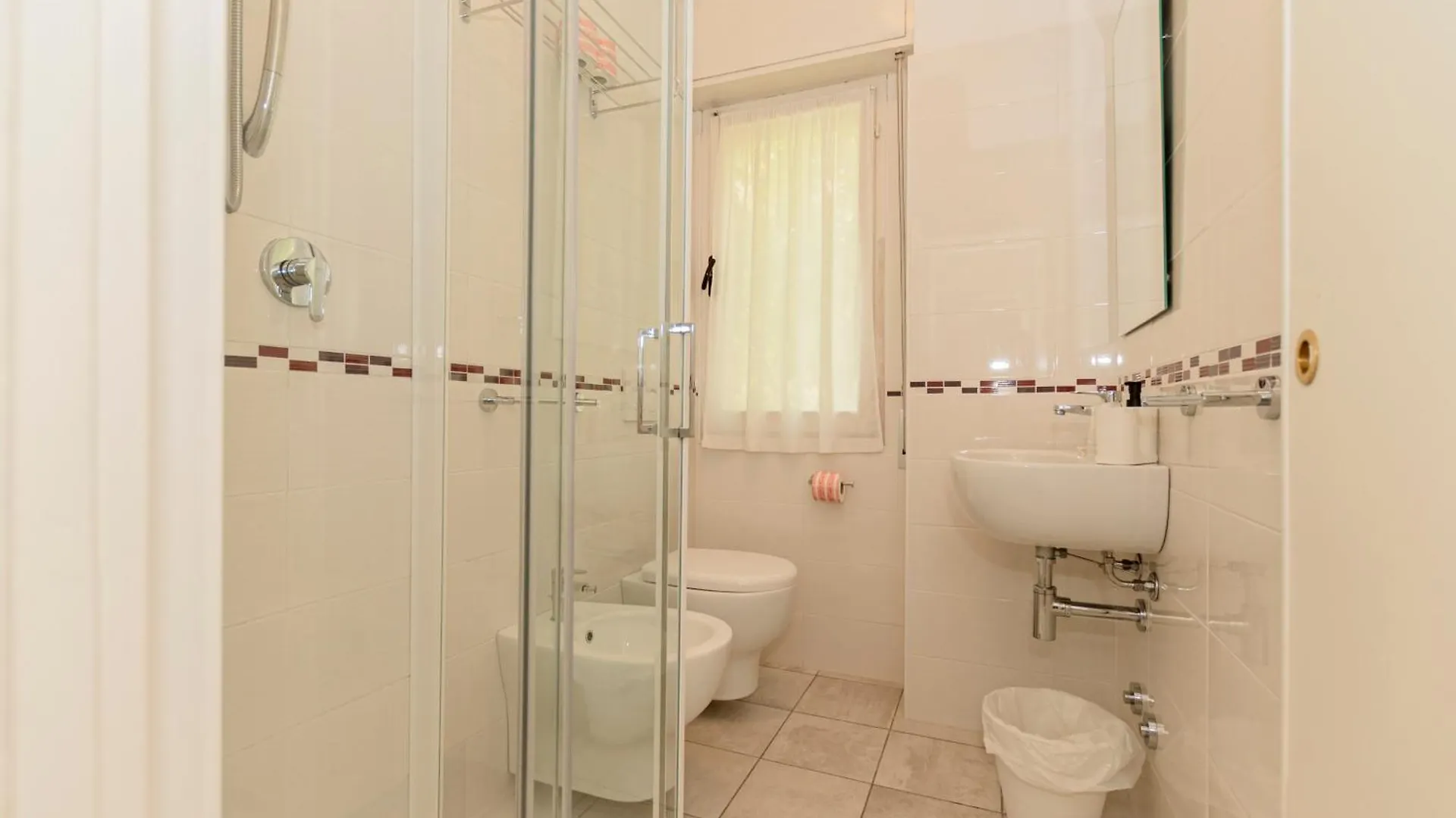 Hotel Los Angeles - Fronte Mare Riccione 3*,