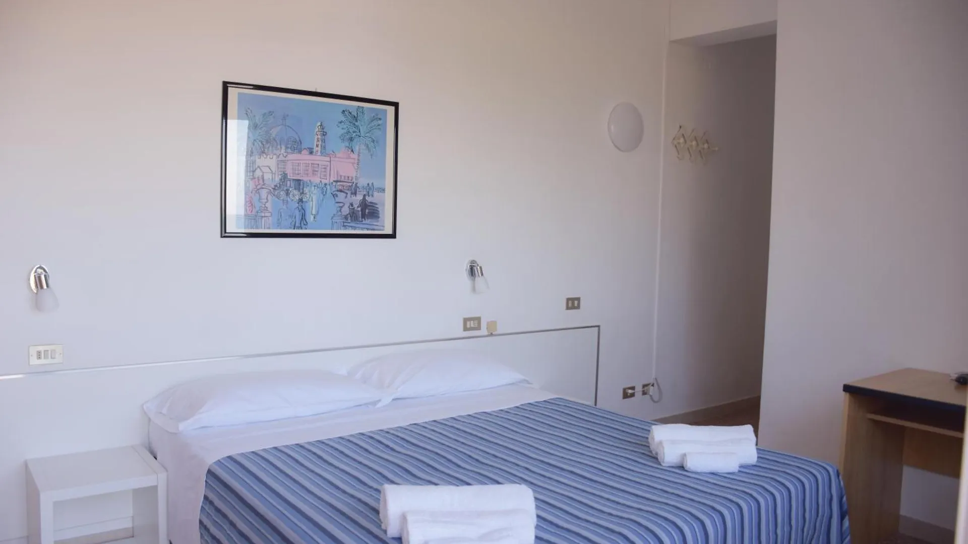 Hotel Los Angeles - Fronte Mare Riccione 3*,  Italia