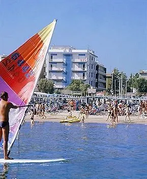 Hotel Los Angeles - Fronte Mare Riccione 3*,